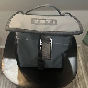 YETI Daytrip Lunch Bag - Charcoal